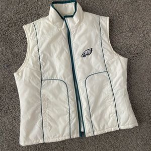 Womens Philadelphia Eagles white down vest